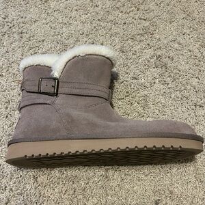 Koolaburra by UGG Delene mini boots. Shearling-Lined Winter Boots